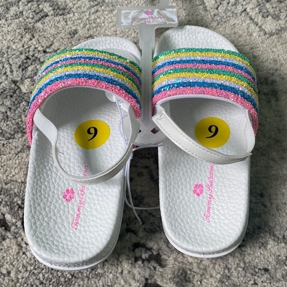 Tommy Bahama Youth Size 9 & 6 Sandals - Picture 1 of 6